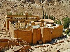 Экскурсии в Египте из Шарм Эль Шейха: Гора Моисея и расположенный на ней монастырь, Неопалимая купина