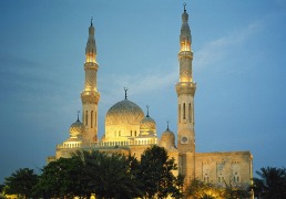 ОАЭ. Дубай, мечеть Джумейрах.