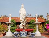 Вьетнам. Статуя будды.