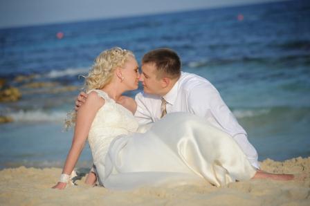 Свадьба на Кипре в беседке отеля Golden Bay Beach 5*, Ларнака